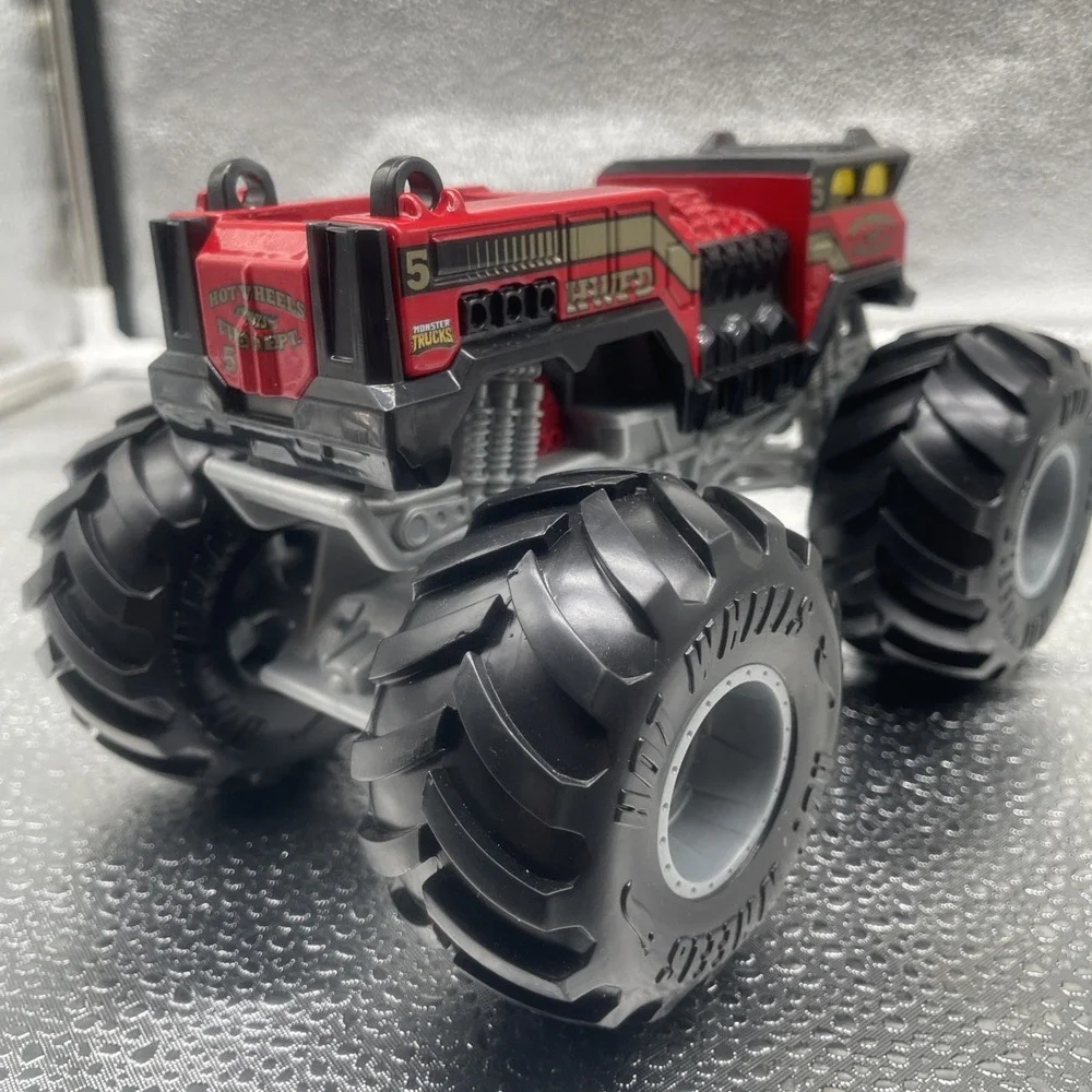 Hot Wheels Monster Jam Fire Department Truck 4X4 HWFD 5 Alarm Die Cast